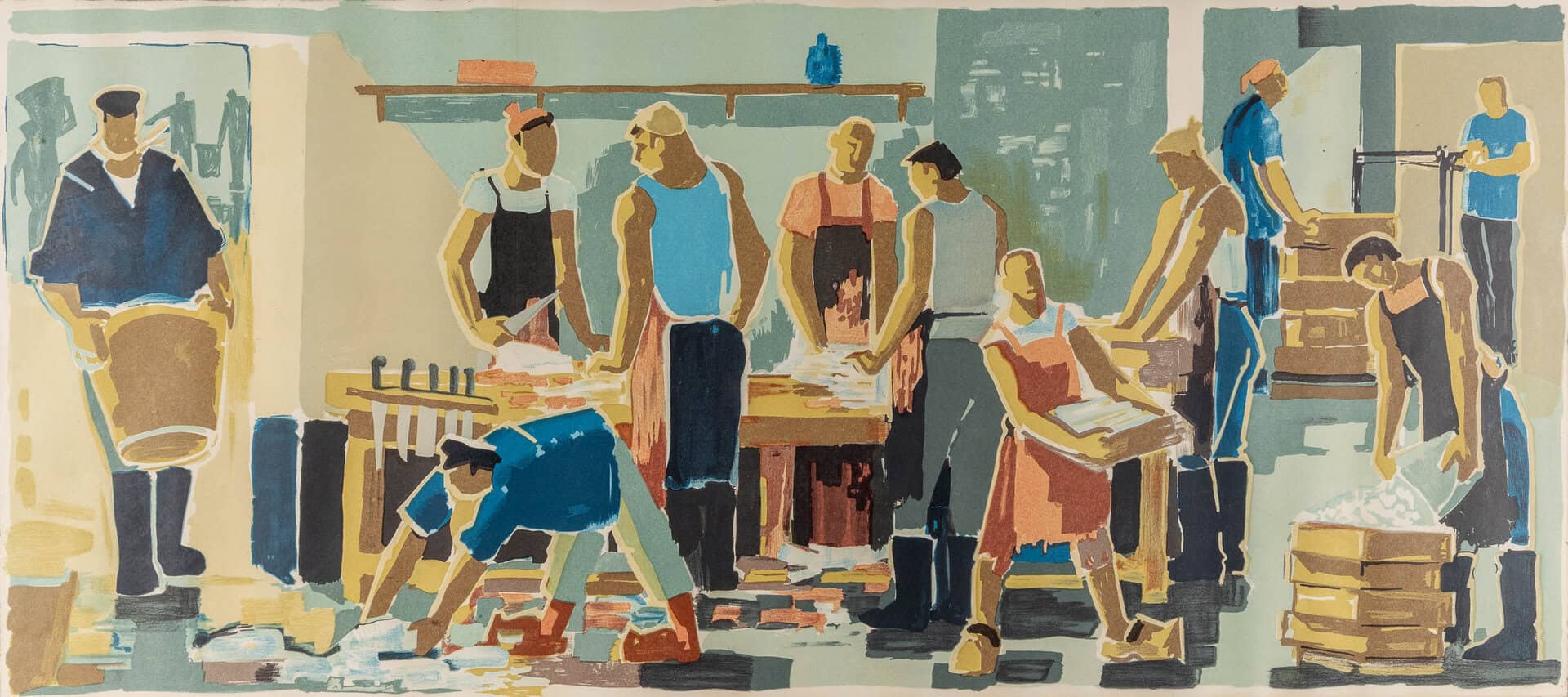 Een groep arbeiders in een fabriek verwerkt stapels papier en dozen. Sommigen staan aan tafels om papier te sorteren of te bundelen, terwijl anderen materialen dragen of stapelen. Het is een druk en collaboratief tafereel.
