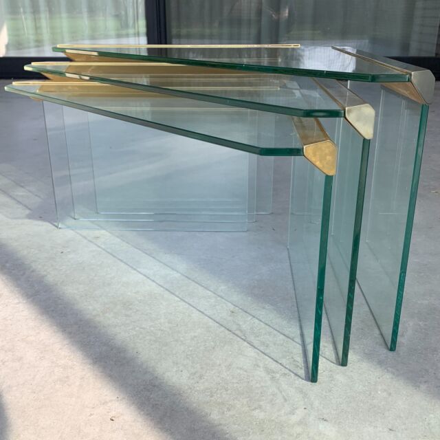 Nesting tables by Gigi RADICE & Pierangelo GALLOTTI
Big triangle tables in glass and metal 
Biggest one is 75 cm long, 37 cm wide and 37 cm high
🟢 For sale
 #vintage #vintagefurniture #design #hollywoodregency #Italiandesign #vintagedesign #midcentury #70s #70 #designer #radice #gigiradice #gallotti #pierrangelogallotti #table #sidetable #coffeetable #glass #metal #gold #gilded #interior #decor #homedecor #homeideasdecor #livingroomdecor #interiordesign #interiorstyling #vintageinteriorstyling #sustainabledesign