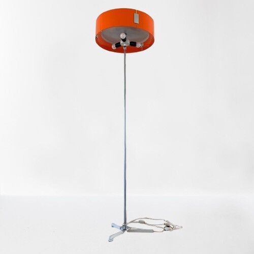 MCM floorlamp by Gepo Amsterdam 🟢
Polyetherene lampshade with chrome accents. The lampshade can be adjusted in height along the metal base, allowing it to be used as either a reading lamp or an ambient lamp
170 cm high. Lampshade is 50 cm in diameter
Rare Dutch design of the 60s
#mcm #mcmfloorlamp #gepo #gepoamsterdam #spaceage #spaceagelamp #spaceagefloorlamp #orangefloorlamp #60s #60sinterior #60svibe #dutchdesign #raredutchdesign #vloerlamp #lampadaire #spaceagemood #spaceagevibes #vintageinspiration #decoration #interior #homedecors #interiors #interiordesign #interiorstyling #vintageinteriorstyling #interiorinspiration #interiorideas #designinspiration #vintagedealer #vintageshop