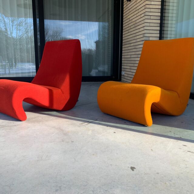 Amoebe lounge chairs by Verner Panton for Vitra
The core is made of textured laminate and polyurethane foam on top
The lounge chair is covered with a fabric upholstery
65 cm wide, 86 cm deep and 82 cm high, seat height 35 cm 
Playful, organic and ergonomic design form the 70s
🟢 For sale
#vintitch #vintage #retro #cool #design #timelessdesign #vintagefurniture #70s #red #orange #fauteuil #loungechair #panton #vernerpanton #vitra #luxury #Americandesign #spaceage #decoration #interior #decor #homedecor #homeideasdecor #livingroomdecor #interiordesign #interiorstyling #vintageinteriorstyling #sustainabledesign #vintageshop #vintagedealer
