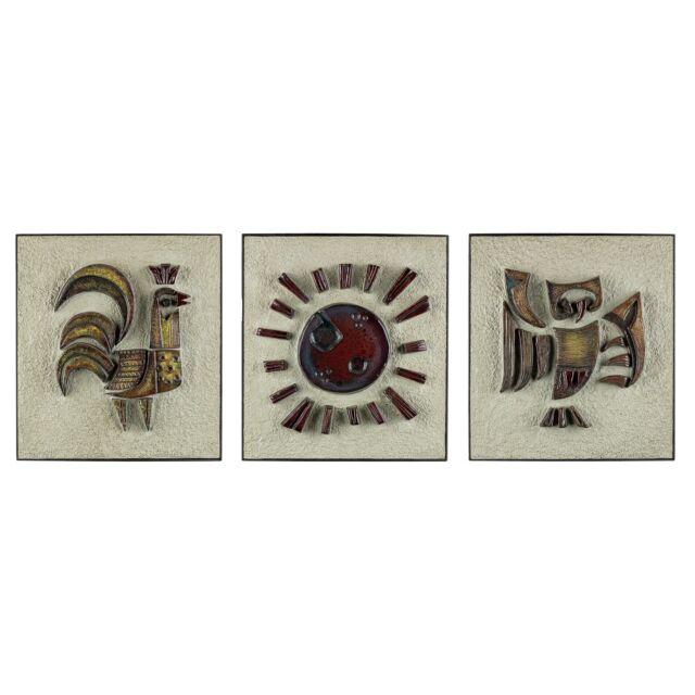 Wall Plaques 'Rooster - Sun - Owl' by Paul Vermeire 🟢
Ceramic 3D wall plaques Rooster - Sun - Owl which stand for Morning - Noon – Evening.
These plaques are mounted on a wooden support with a metal bracket at the back 
40 cm wide by 44,5 cm high. 15 cm deep 
Signed P. Vermeire, Belgian 20th century art
#paulvermeire #prvermeire #wallplaques #muurdecoratie #ceramicart #art #20thcenturyart #belgianart #triptiek #triptychart #triptyque #ceramicrooster #ceramicowl #ceramicsun #midcenturyart #3Dart #3dartwork #vintageinspiration #decoration #interior #homedecors #interiors #interiordesign #interiorstyling #vintageinteriorstyling #interiorinspiration #interiorideas #designinspiration #vintagedealer #vintageshop