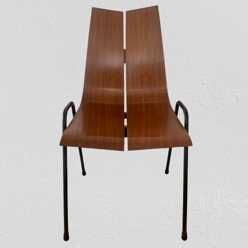 GA stacking chair by Hans Bellmann for Horgen Glarus 🟢
Oak plywood with ash veneer, tubular steel painted black
46 cm wide, 46 cm deep and 84 cm high. Seat height 45 cm
Iconic Swiss design of the 1950s 
#gachair #horgenglarus #oakplywood #midcenturymodern #modernchair #architecturalfurniture #europeandesign #swissdesign #50sdesign #50sinterior #plywoodchair #tubularsteel #50s #designchair #designclassic #hansbellmannchair #designsuisse #availablenow #vintageinspiration #decoration #interior #homedecors #interiors #interiordesign #interiorstyling #vintageinteriorstyling #interiorinspiration #interiorideas #designinspiration #vintageshop