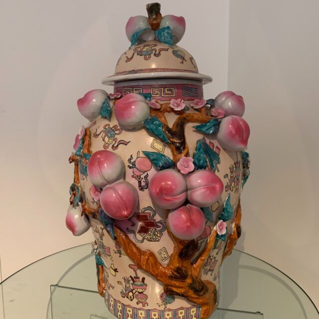 Feng Qian Zhilong lidded vase
20th century chinese hand painted vase, lavishly decorated with fruit and flowers
Diameters vase: bottom 15 cm and opening at the top 14 cm 
54 cm high (including lid) and 35 cm wide
🟢 For sale
 #vintage #retro #cool #vintageaccesories #design #vase #liddedvase #lavislydecorated #vases #vaas #Asianart #colourful #oriental #ornamentalvase #decoration #interior #decor #homedecor #homeideasdecor #livingroomdecor #interiordesign #interiorstyling #vintageinteriorstyling #sustainabledesign #handpaintedvase #chinesevase #chinesevasepainting #vintageshop #largevase #vintagedealer