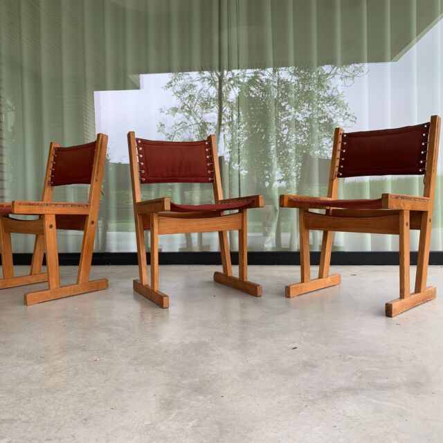 Safari Chairs by Svein Björneng for Bruksbo Norway
Set of 3 maroon coloured linen stretched in a pine wooden frame
48,5 cm wide, 44 cm deep, 80 cm high. Seat height 46 cm
Norwegian mid-century modern design
🟢 For sale
#iconicdesign #sveinbjorneng #norwegiandesigners #sveinbjornengbruksbo #bruksbo #postmodern #norwegiandesign #madeinnorway #vintagedesign #linnenchair #safarichair #chair #chaisesafari #safaristoel #pinewood #diningchair #60s #vintageinspiration #woodenchair #decoration #interior #homedecors #interiors #interiordesign #interiorstyling #vintageinteriorstyling #interiorinspiration #interiorideas #designinspiration #forsale